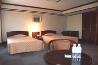 ホテルサンレア２１（トリプル）昼食なし（男女可）の外観・室内