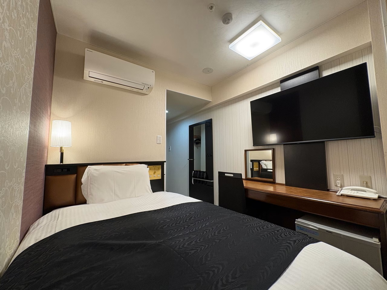 アパホテル埼玉秩父駅前（男女可）の外観・室内