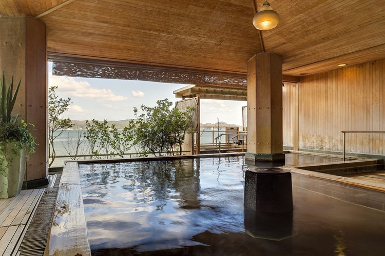 日本の宿「のと楽」（男女可）の外観・室内