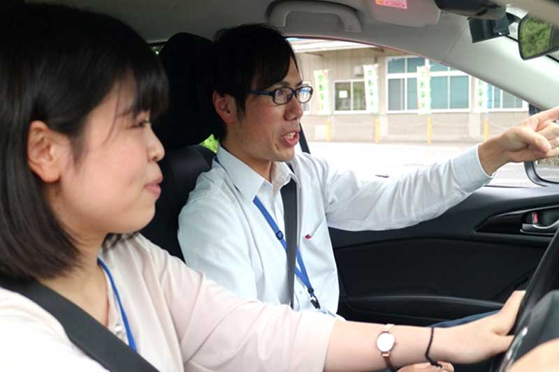 竹原自動車学校の技能教習の様子