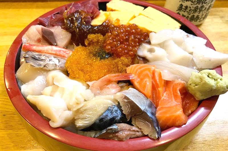 余市で食べられる海鮮丼の写真